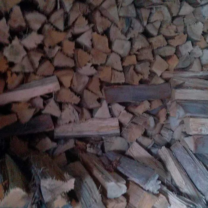 Sacos de lenha 100% seca, só eucalipto,3.50€