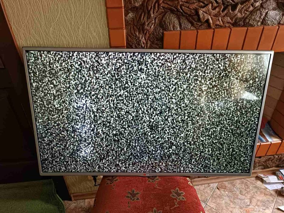 Телевізор LG 42 дюйми
