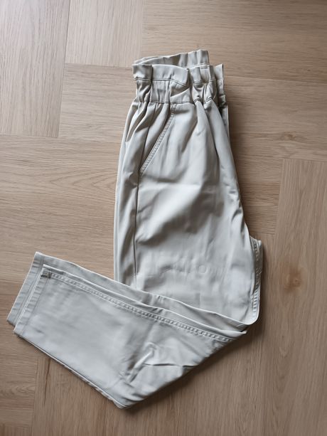 Spodnie skórzane  Zara