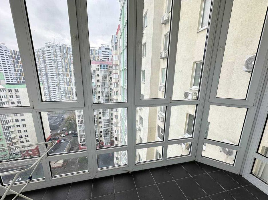 Простора та тепла 1 кімн квартира ЖК Садовий біля метро Лівобережна