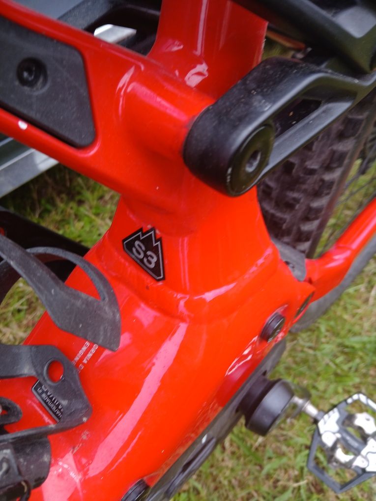 Rower Elektryczny Specialized. W pełni zintegrowany silnik Levo Turbo