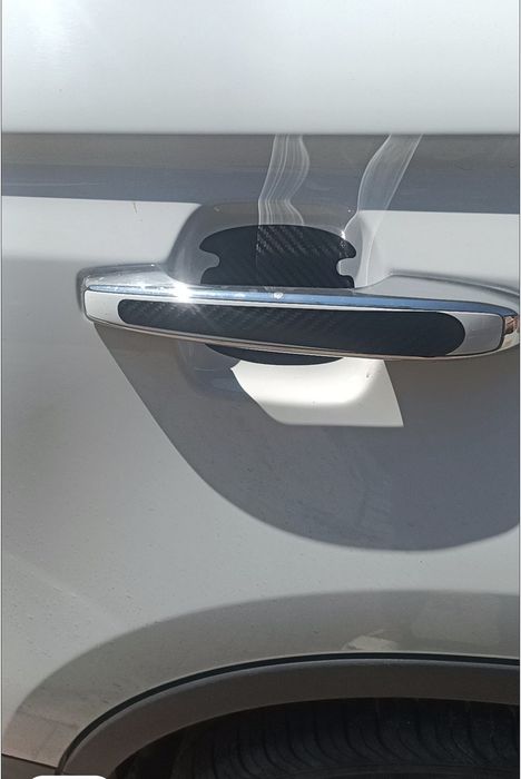 Захисні наклейки на ручки авто Карбон