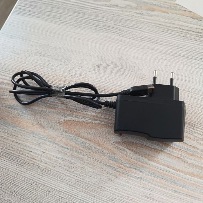 Adaptor JR-102-07, 110-240VAC 50/60Hz +5V DC/1.5A