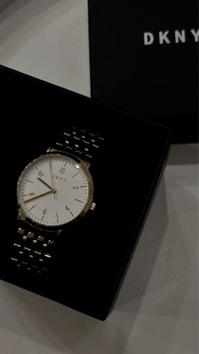 Золотий годинник DKNY