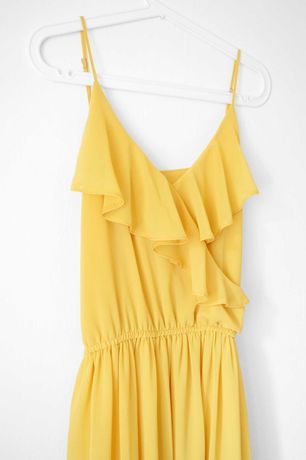 Śliczna żółta letnia sukienka maxi na ramiączka loola z rozporkiem.