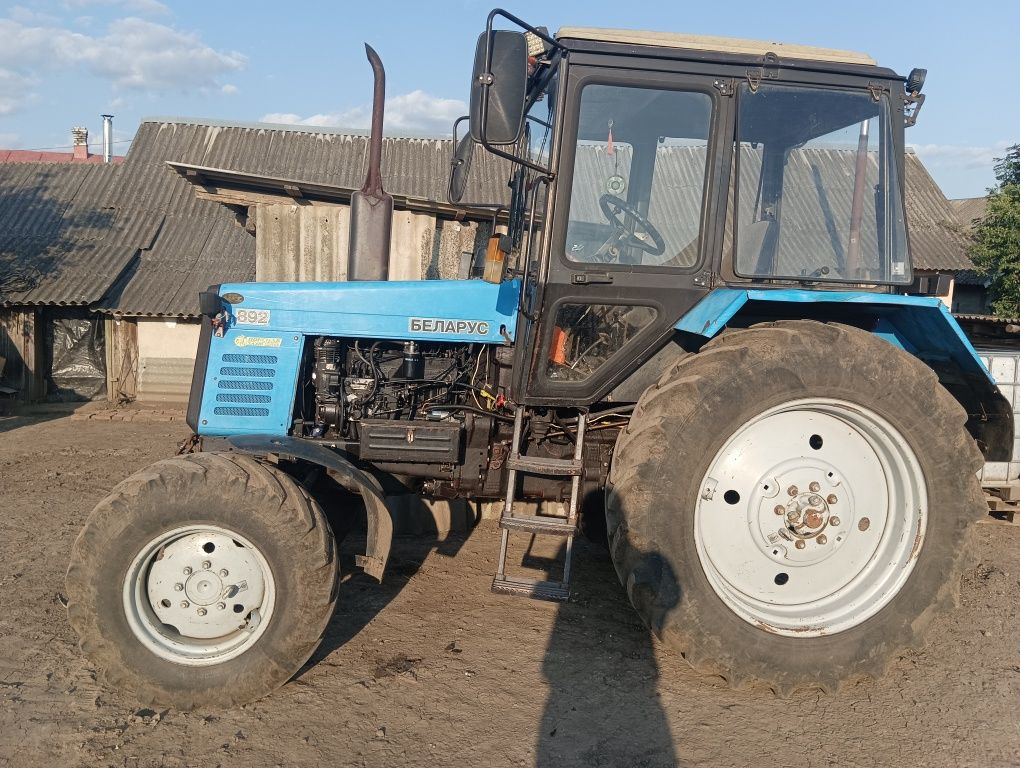 Трактор  МТЗ 892