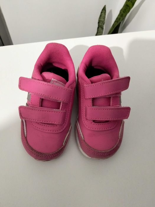 Tênis adidas menina