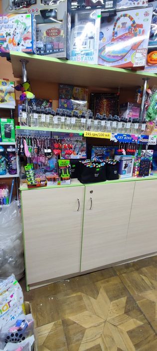 Торгова тумба, стійка, прилавок