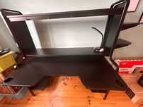 IKEA FREDDE Biurko gamingowe + Lampka RGB gratis