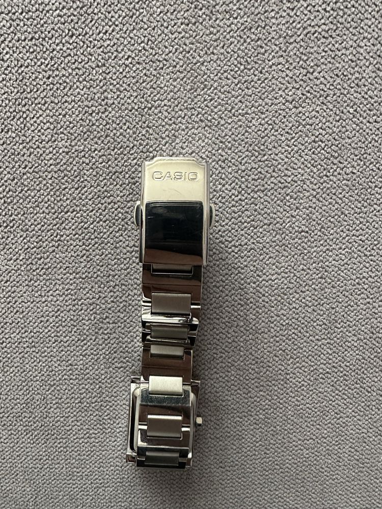 Casio LTP 1283 zegarek water resistant
