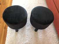 Bancos baixos / banquetas pretas veludo