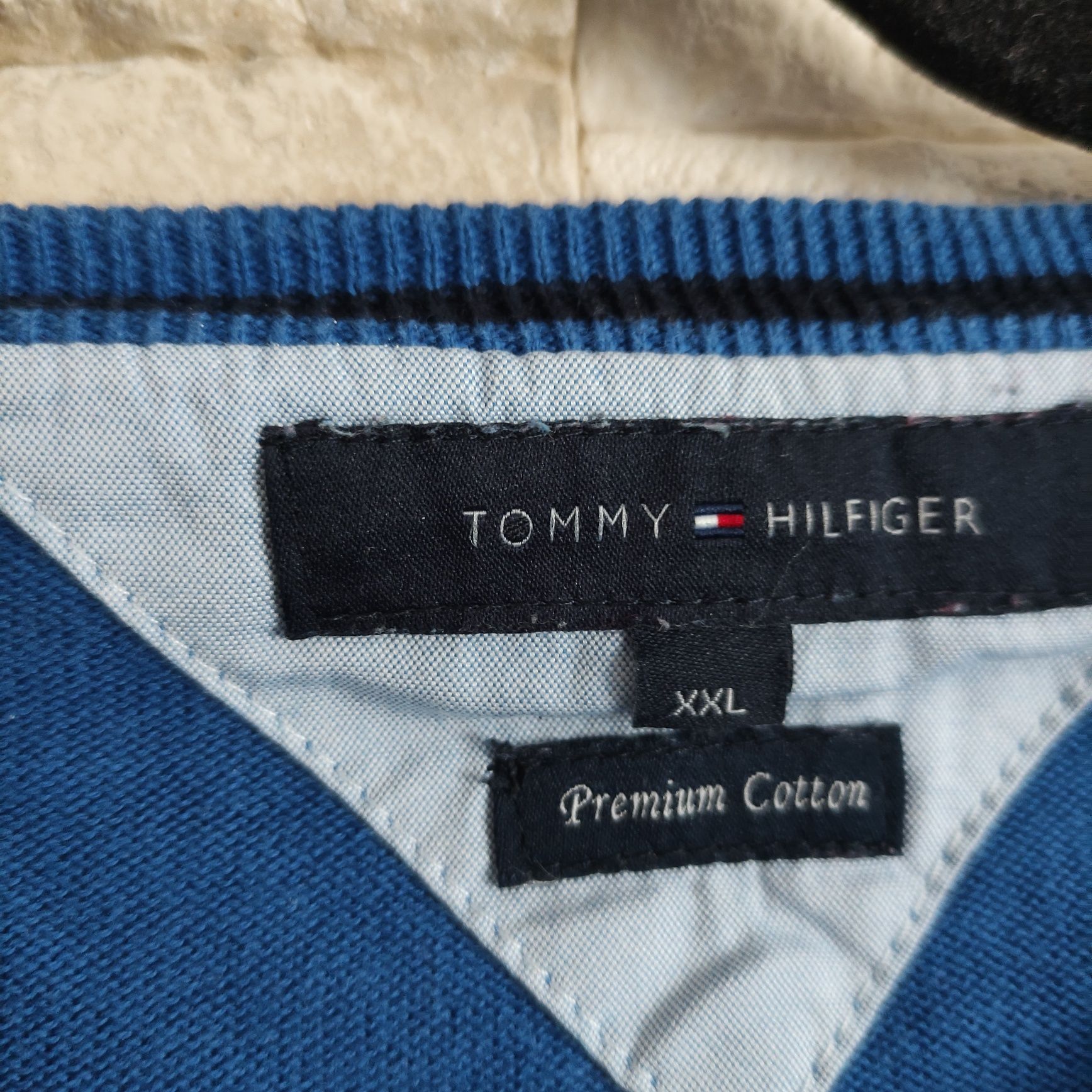 Sweterek Tommy Hilfiger.