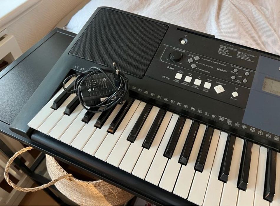Синтезатор Yamaha psr e-333