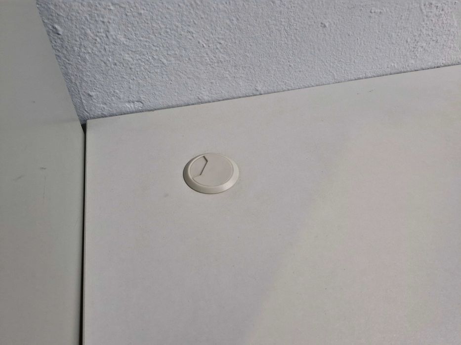 Solidne biurko do pracy, nauki wykonane na wymiar, kolor złamana biel