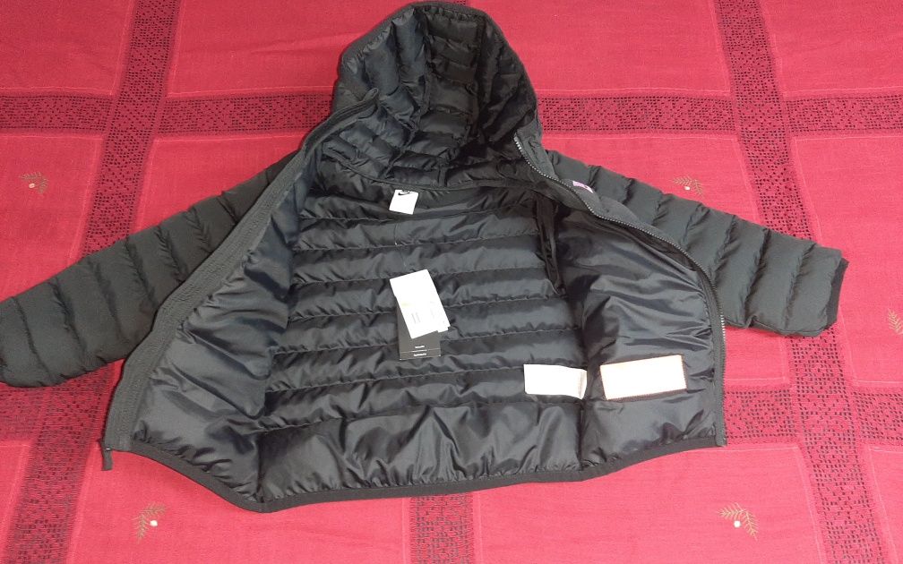 Casaco criança preto da Nike novo S  9/10