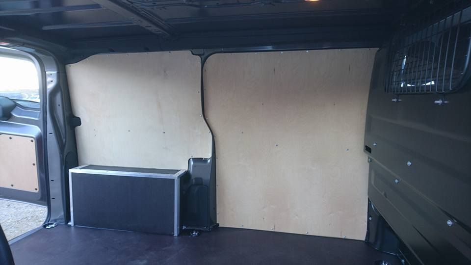 Opel Vivaro L3H1 zabudowa auta