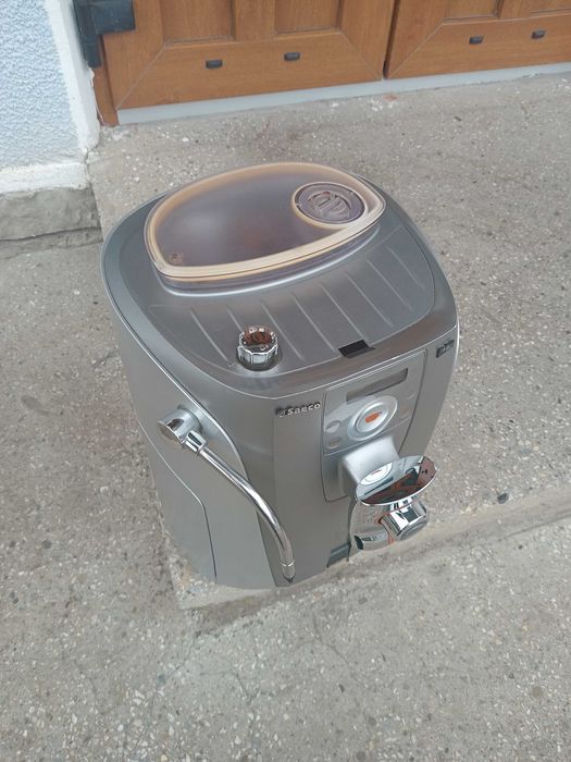 Продам кавомашину saeco talea