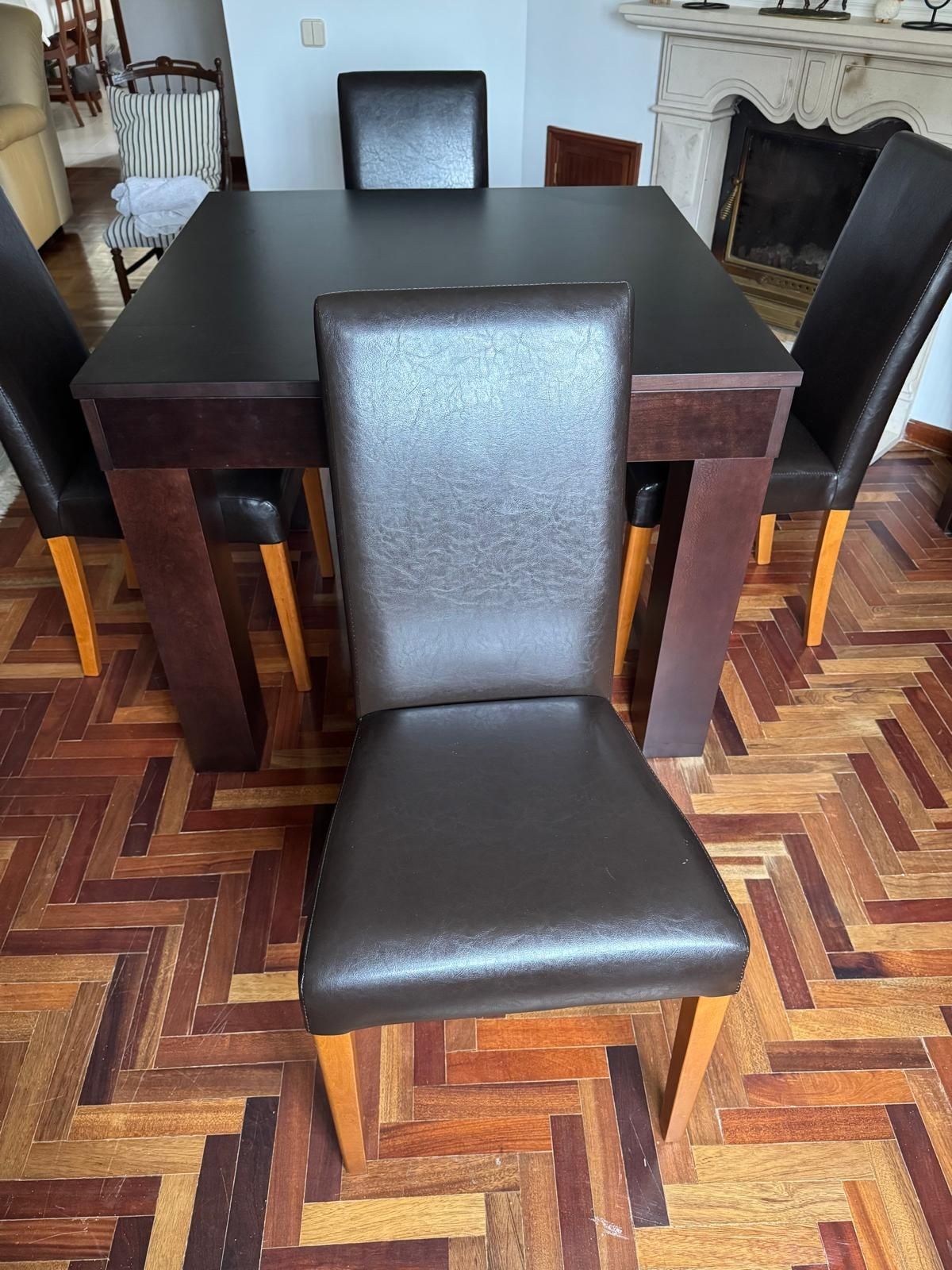 Vários moveis de sala (mesas/cadeiras)
