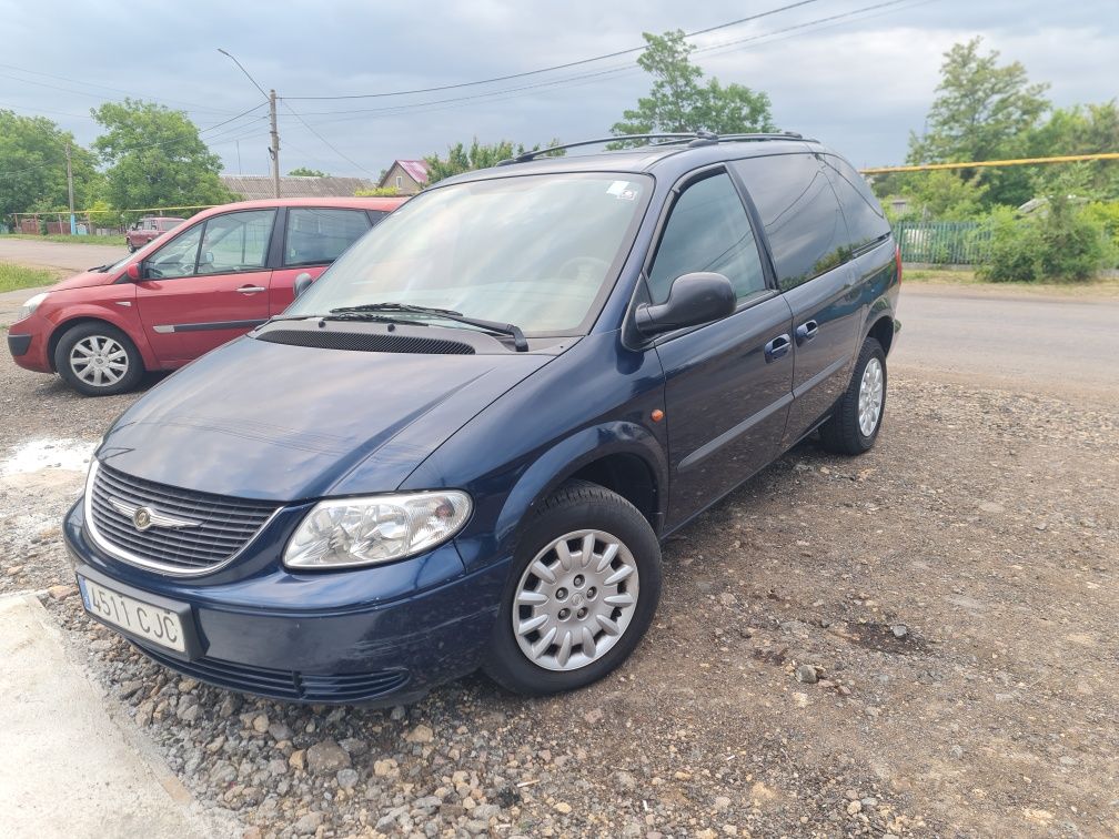 В продаже chrysler voyager 2003г