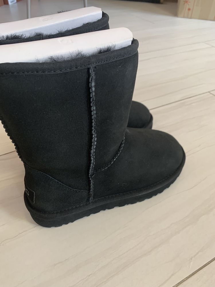 Уго Ugg замшевые р.36