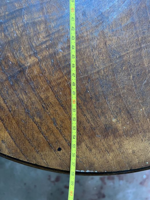 Mesinha antiga em bom estado