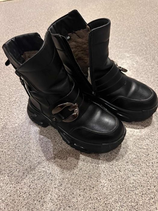 Продам ботинки утепленные