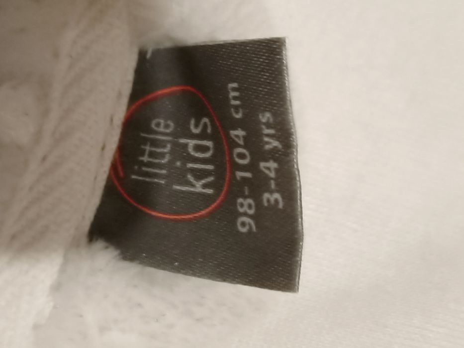 Szlafrok dla 3-4 letniej dziewczynki rozmiar 98/104