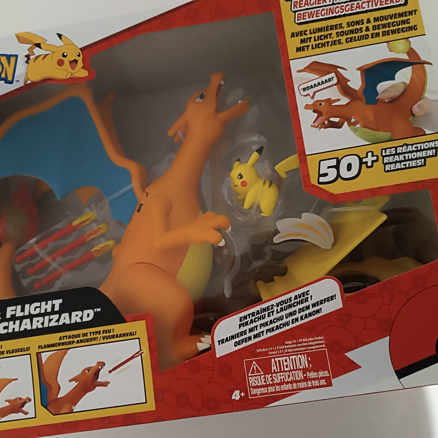 Nowa figurka pokemon charizard oraz pokemon pikachu