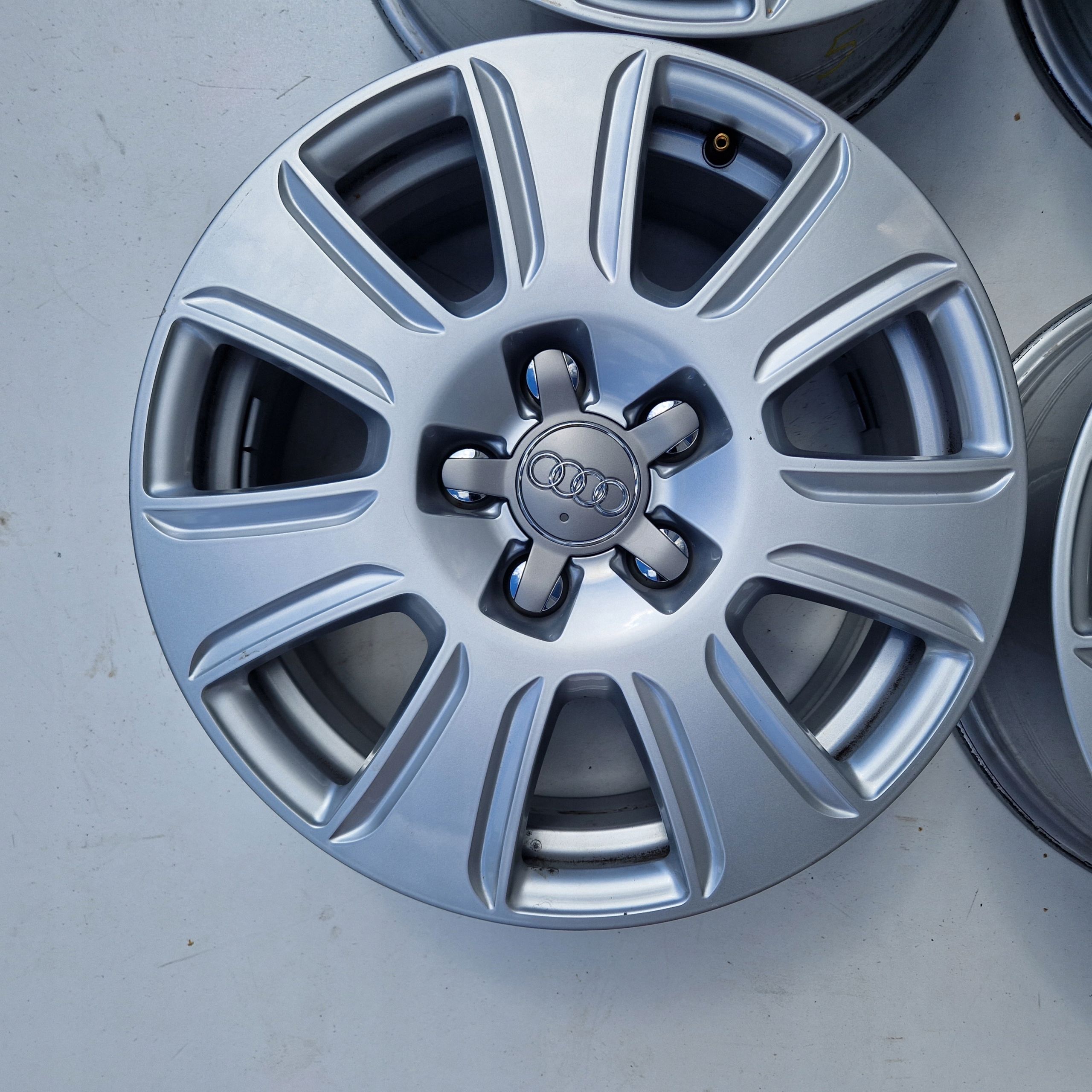 Audi A4 B6 B7 A6 C5 C6 A3 Q3 16" 5x112 ET33