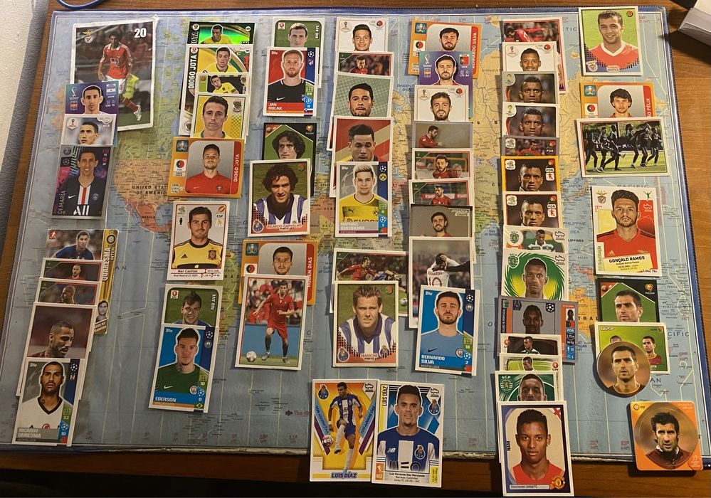 Cromos de jogadores internacionais de Sporting, Benfica e Porto