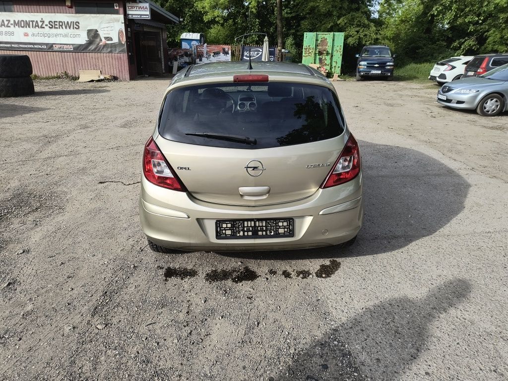 Opel corsa d 1.2 lpg