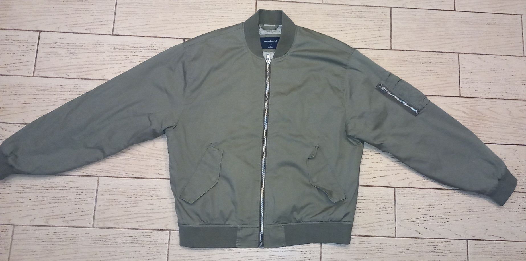 Kurtka bomberka Abercrombie & Fitch Relaxed, r. L