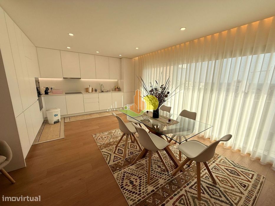 T2 Foz Village! Mobilado e Equipado!