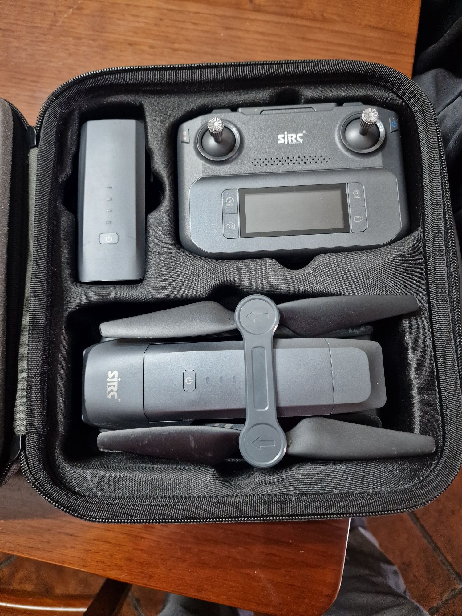 Drone f22s com pouco uso