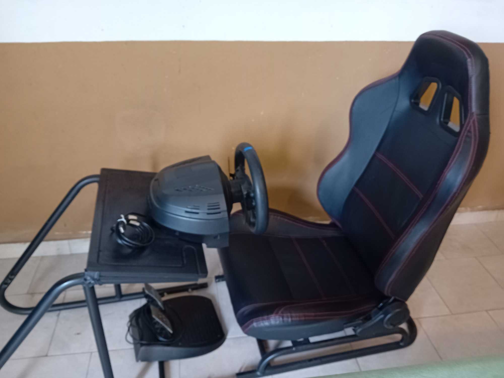 Cockpit playseat  sim racing+ Volante T500 GT+ pedais T3PA pro + TV 40