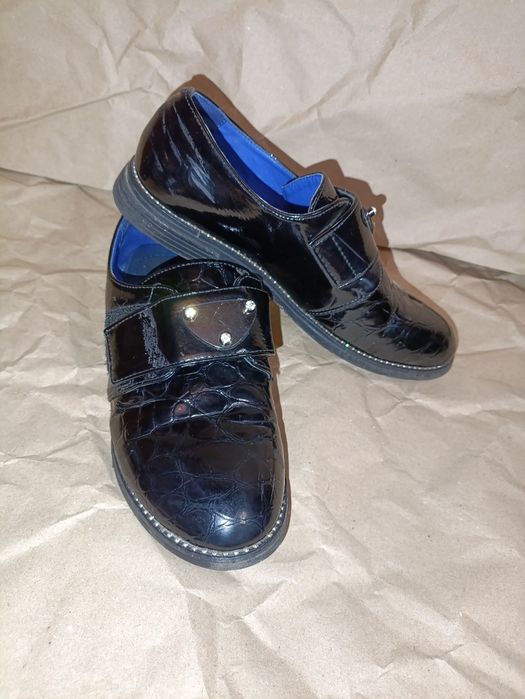 Лофери чорні на застібці