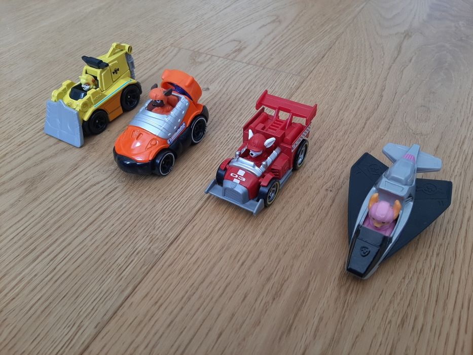 Psi patrol różne pojazdy