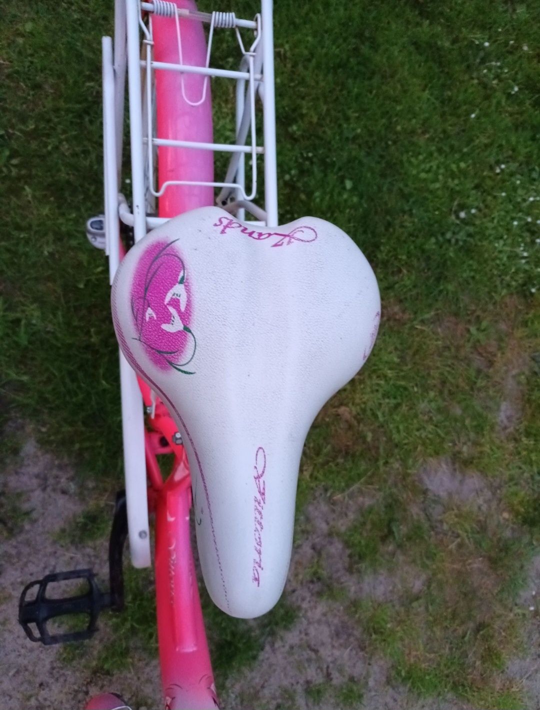 Różowy rower. Praktycznie nie używane.