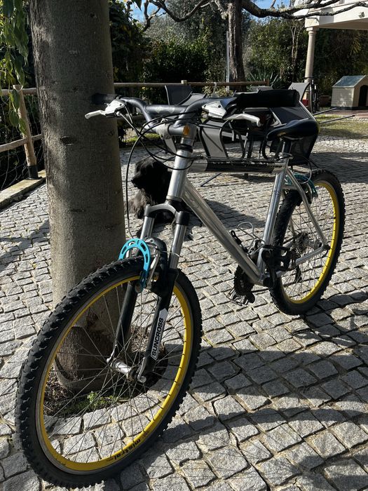 Bicicleta BTT 26" – Alumínio, Shimano, Pronta a Andar
