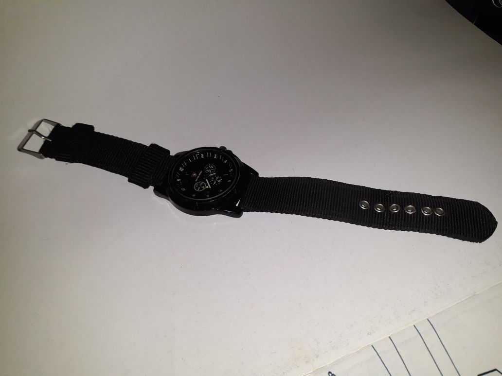 Мужские наручные часы
Swiss Army Black