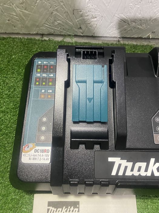 Зарядний пристрій Makita DC18RD оригінал макіта