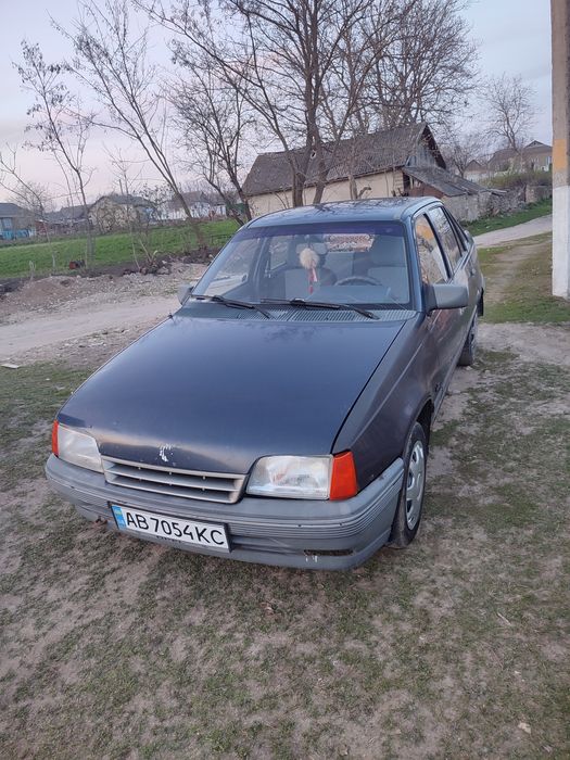 Опель Кадєт 1,4 бензин