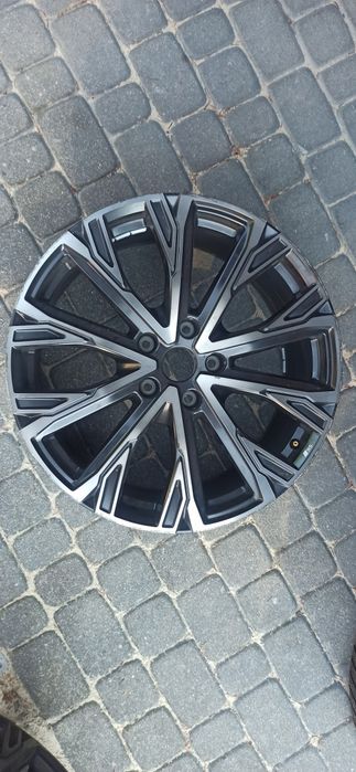 Felga 21 " Audi A6 C9 S6 e-tron 9,5J ET63 85E601,025AQ