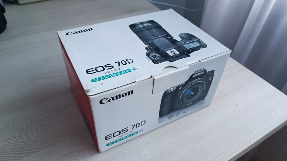 Зеркальный фотоаппарат Canon EOS 70D