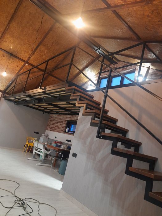 Изготовление лестниц  под ключ