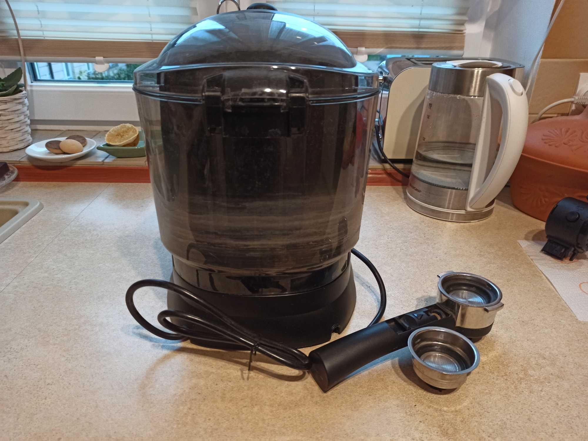 Ekspres do kawy kolbowy DELONGHI EC201CD.B.