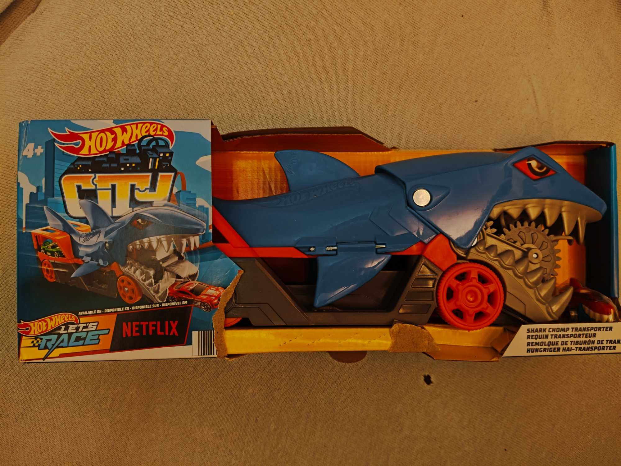 HOT WHEELS Rekin Transporter +samochód HOT WHEELS