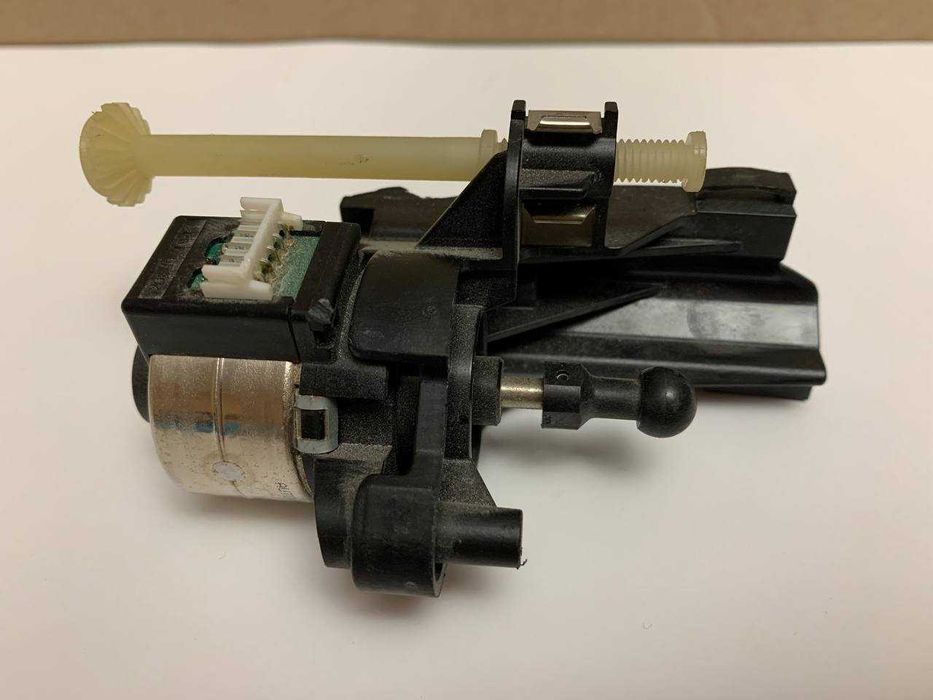 Моторчик регулировки фары Audi A4 B8