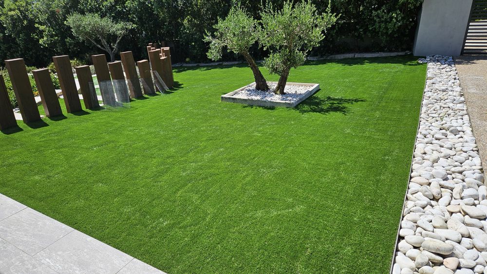 Jardins relva artificial e natural