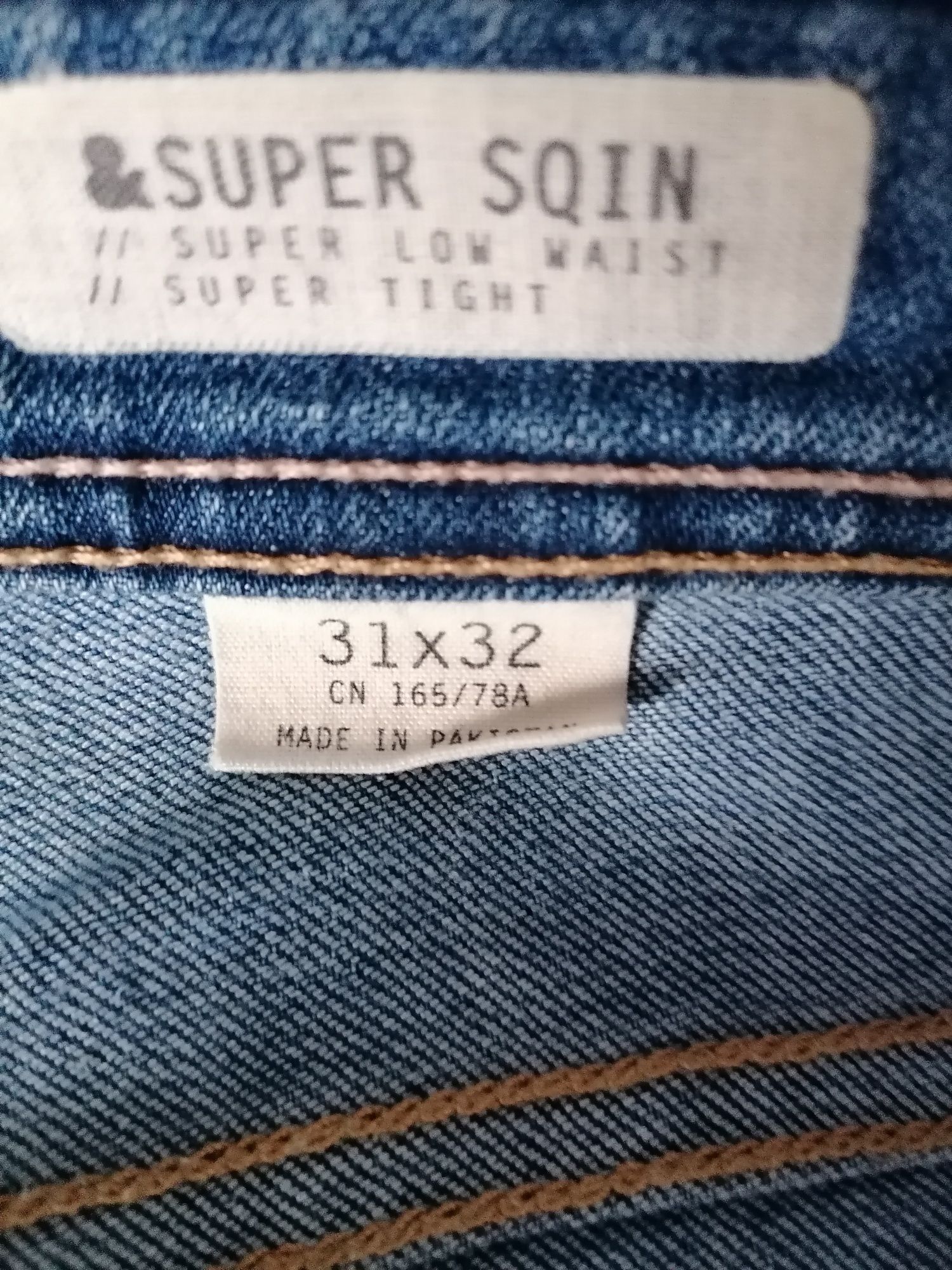 Jeansowe spodnie firmy H&M